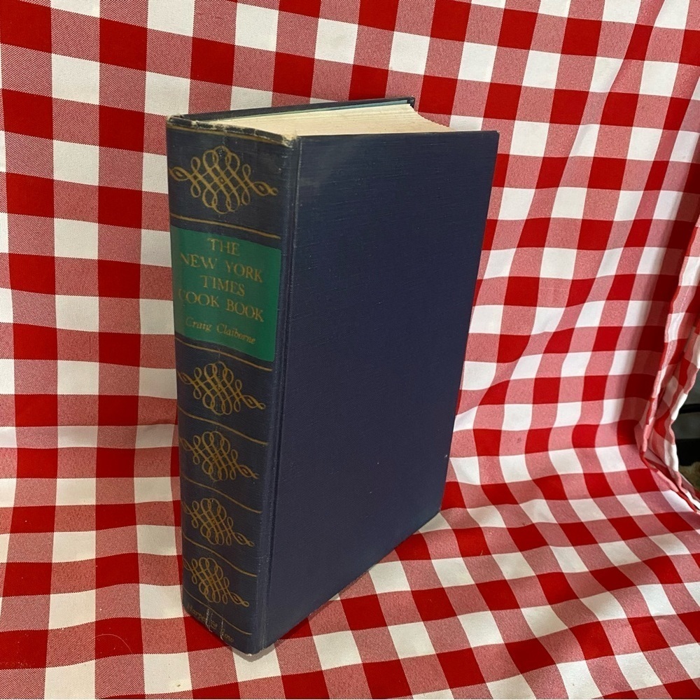 VINTAGE 1961 New York Times Cookbook Hardcover - Picture 3 of 8